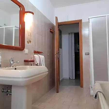 Anxur Bed & Breakfast 4*